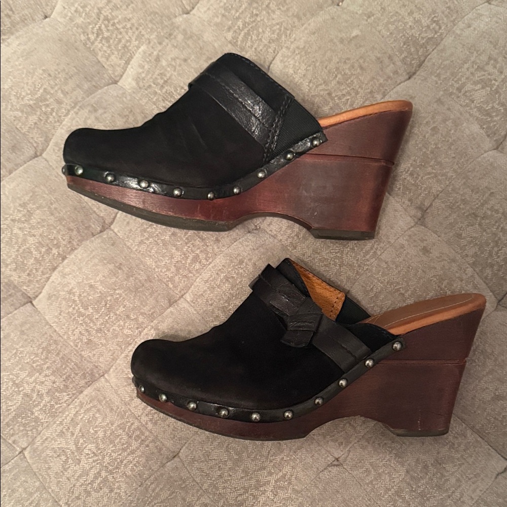 Naya Black Leather Mules with Wooden Platform